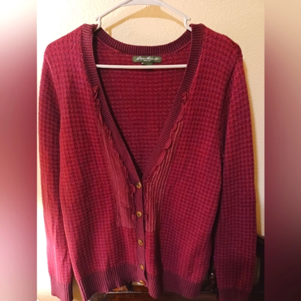 Stylish houndstooth sweater